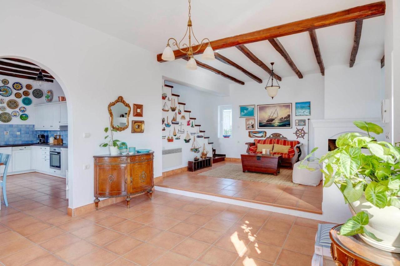 Cycladic Aura - Traditional Holiday Cottage Finikas  Luaran gambar